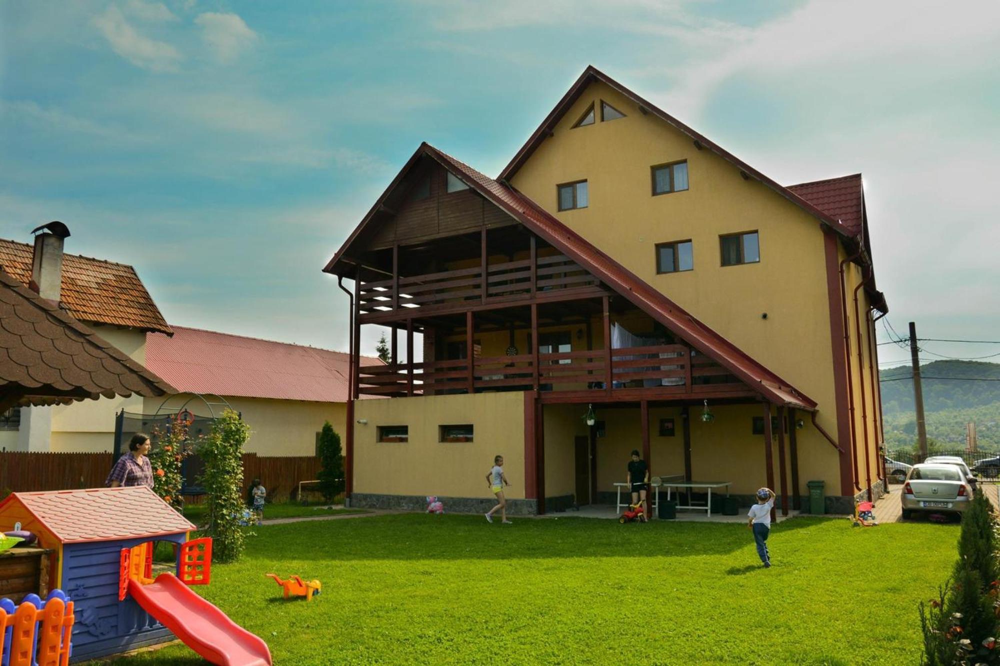 Hotel Casa Leu Curtea de Argeş Exterior foto